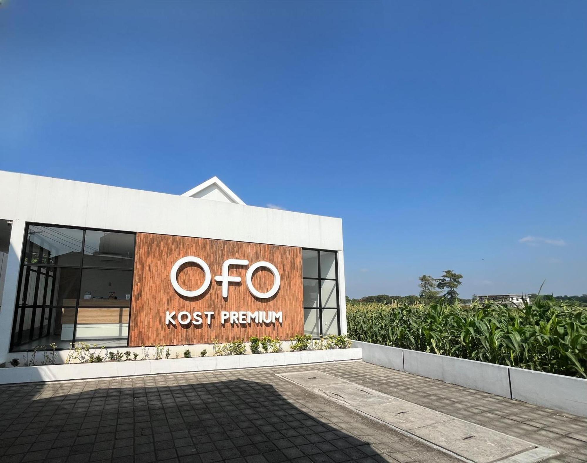 Готель Ofo Kost Premium Kampung Inggris Pare Syariah Mitra Reddoorz Екстер'єр фото