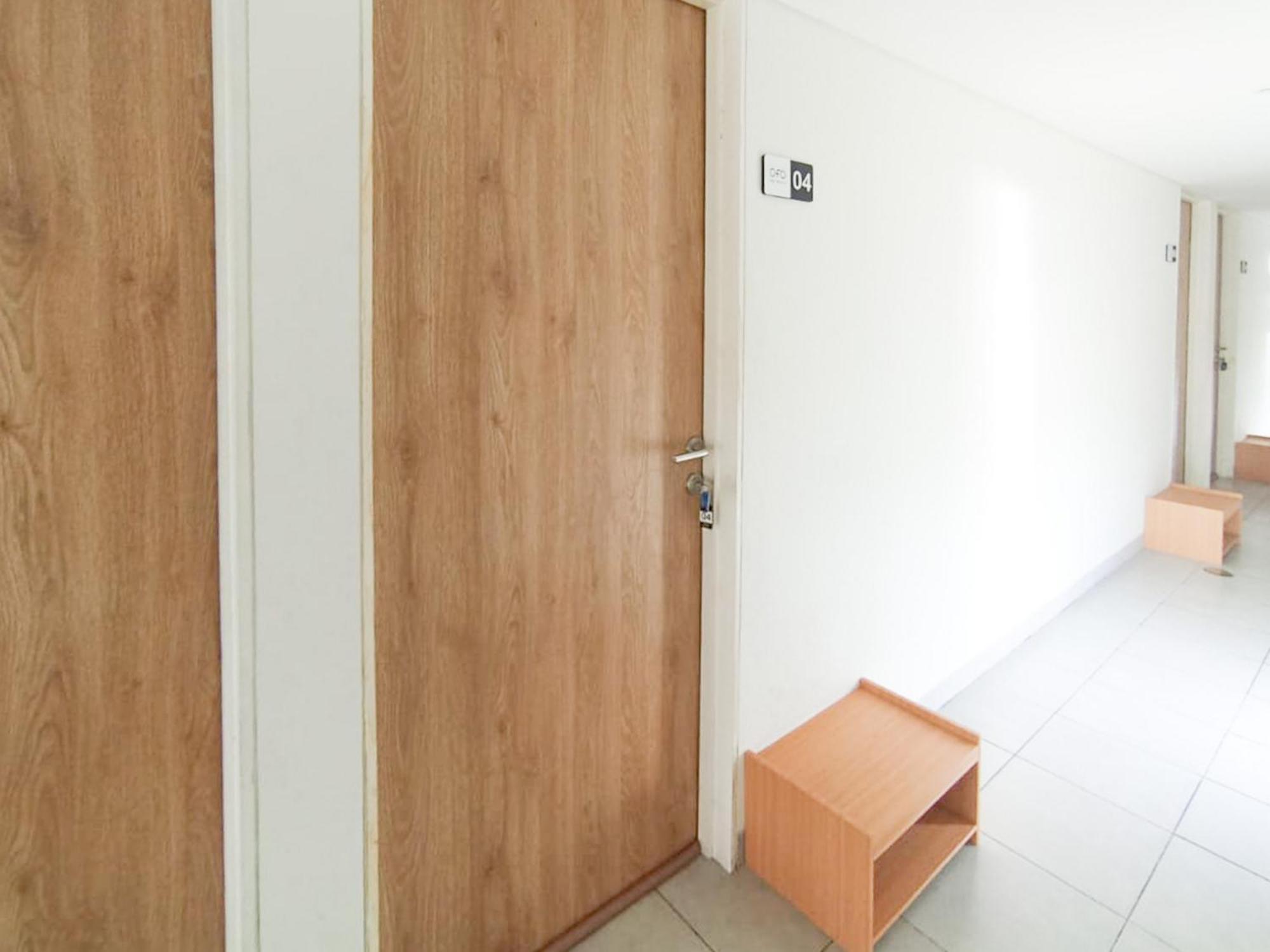Готель Ofo Kost Premium Kampung Inggris Pare Syariah Mitra Reddoorz Екстер'єр фото