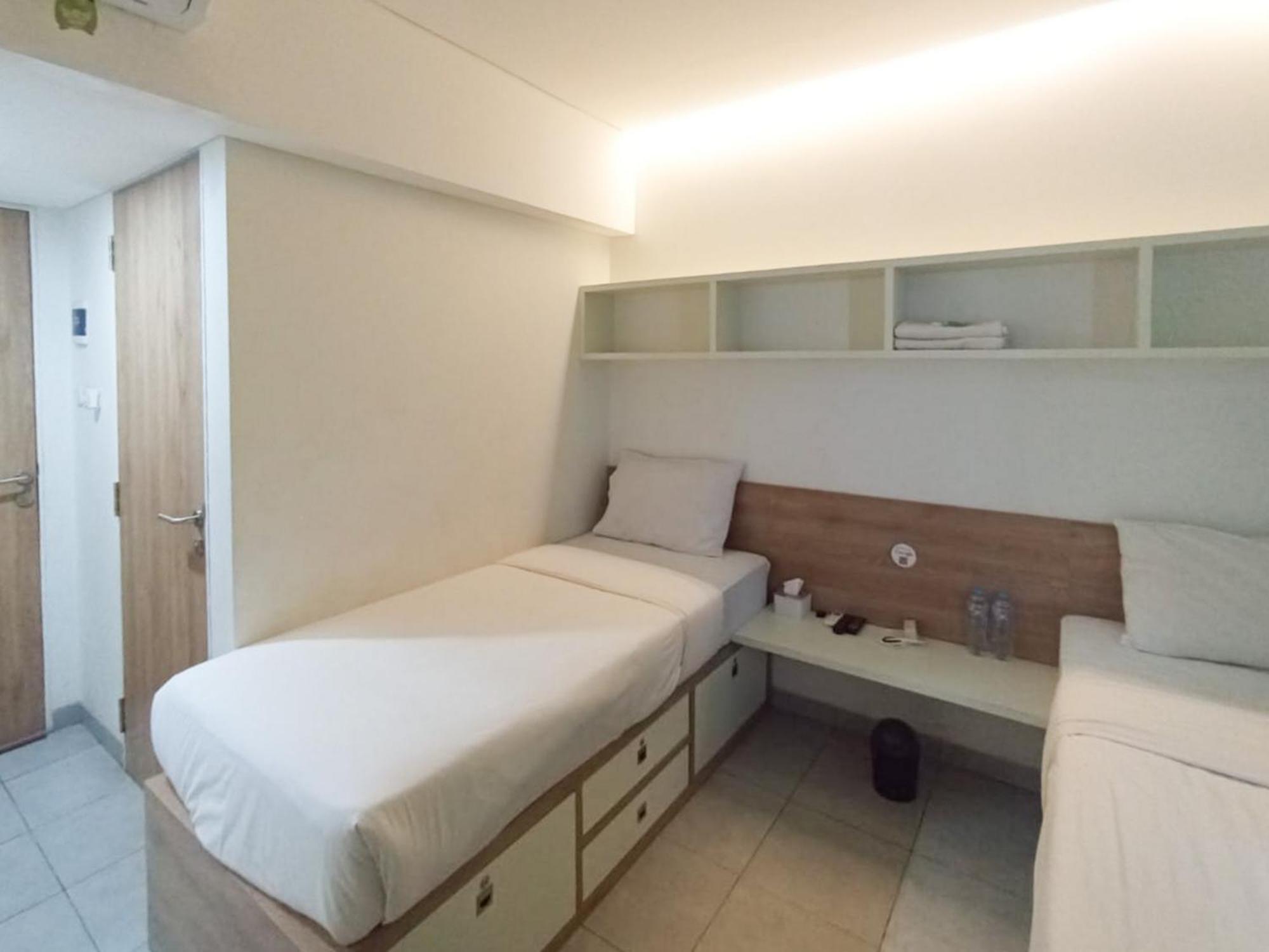 Готель Ofo Kost Premium Kampung Inggris Pare Syariah Mitra Reddoorz Екстер'єр фото