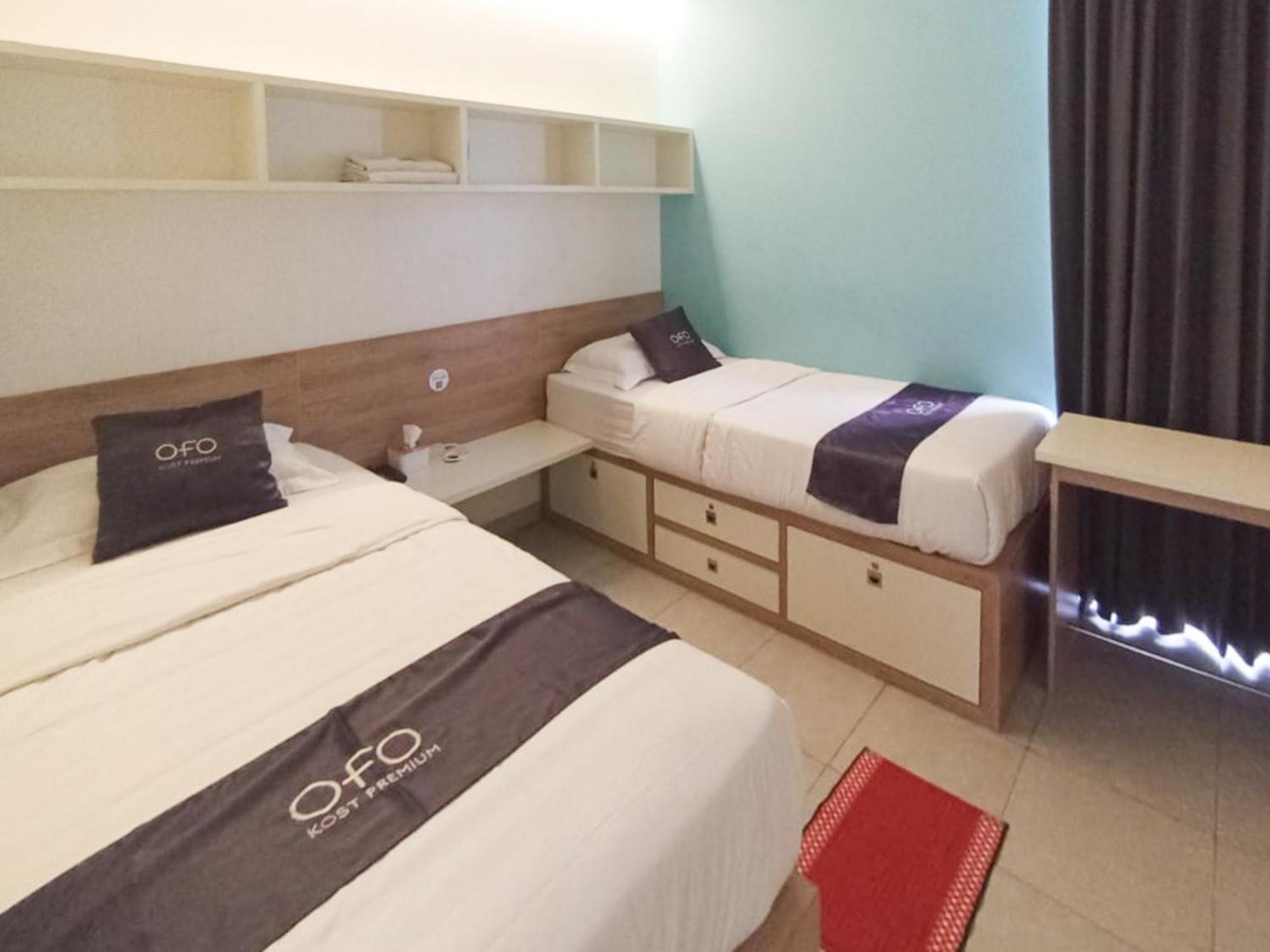 Готель Ofo Kost Premium Kampung Inggris Pare Syariah Mitra Reddoorz Екстер'єр фото