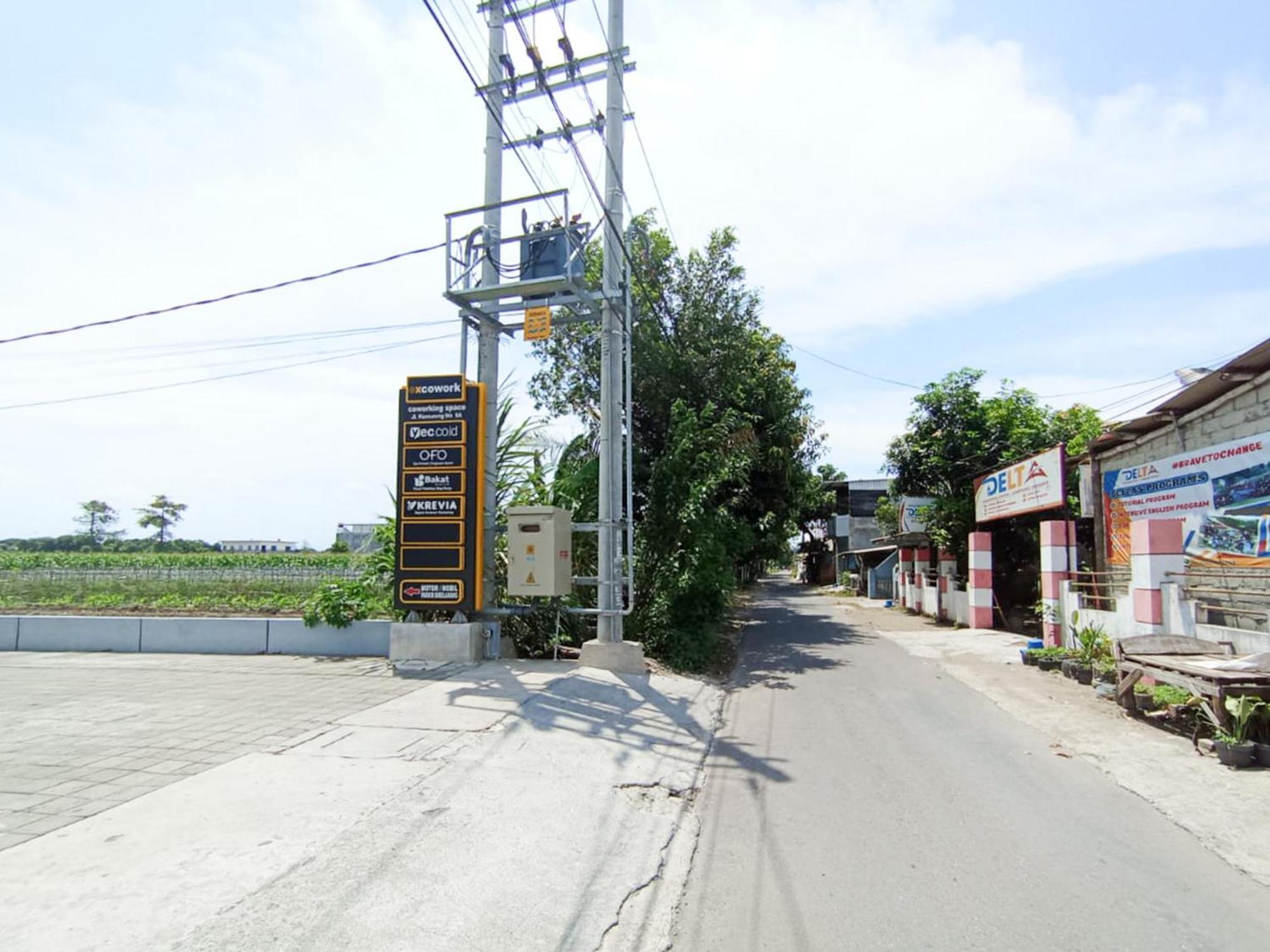 Готель Ofo Kost Premium Kampung Inggris Pare Syariah Mitra Reddoorz Екстер'єр фото
