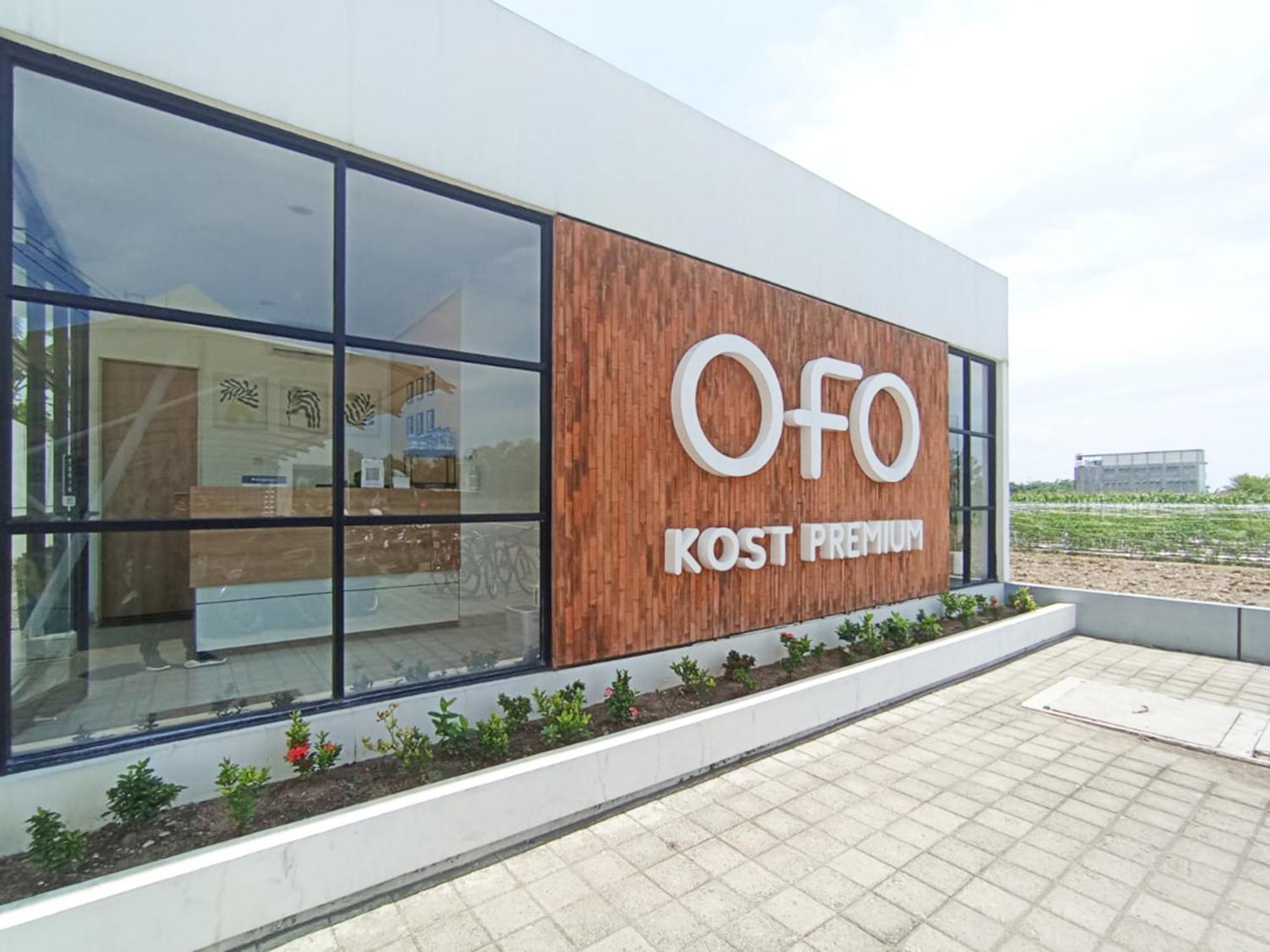 Готель Ofo Kost Premium Kampung Inggris Pare Syariah Mitra Reddoorz Екстер'єр фото